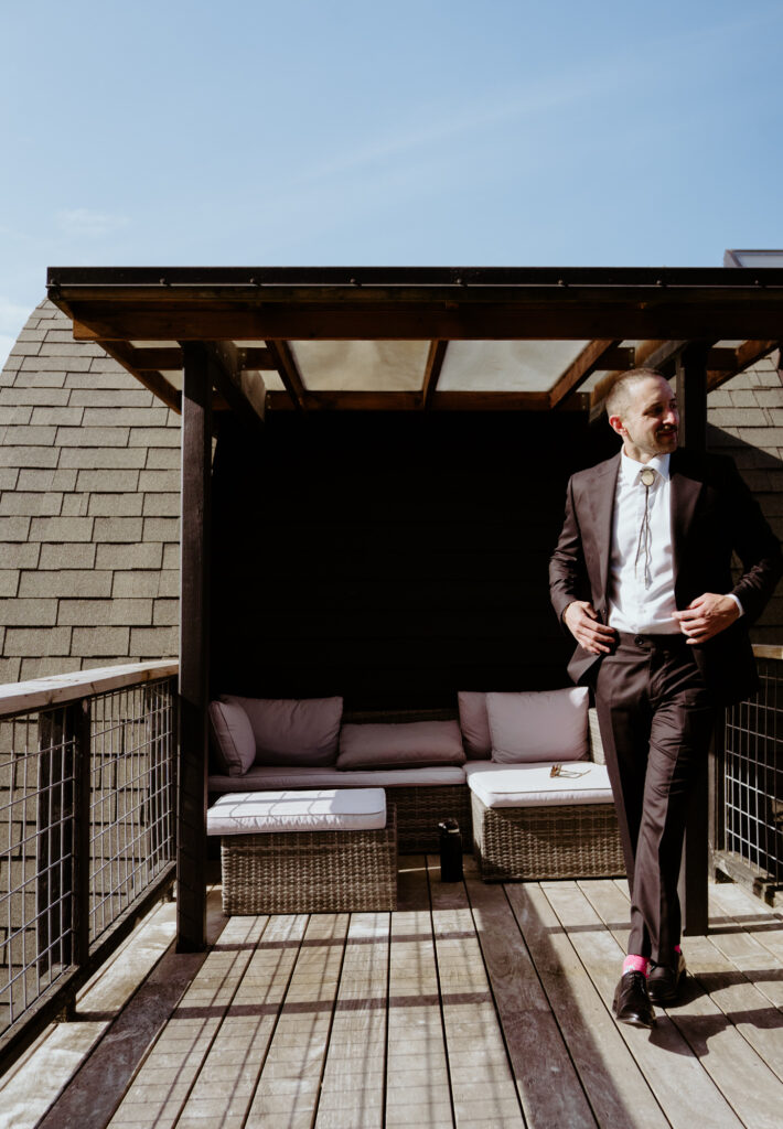 groom getting ready for washington micro wedding